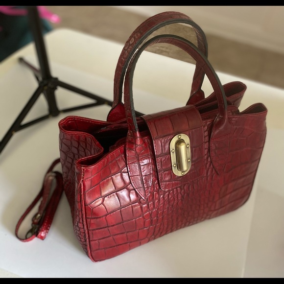 Crocodile Print Leather Handbag - Picture 15 of 16